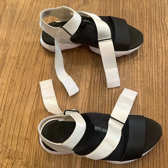 Sorel Kinetic Impact Black, Beige, and White Women's Size 8 Sandals EUC - Picture 11 of 13